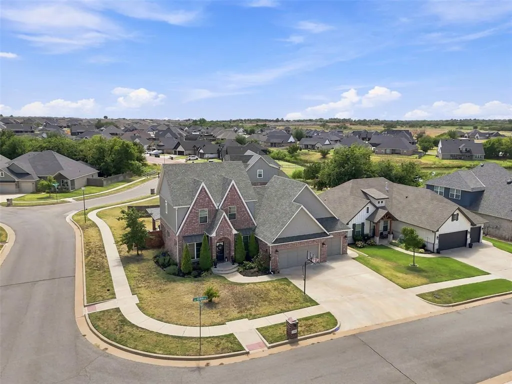 Photo 4 — 11700 NW 108th Terrace, Yukon, OK 73099