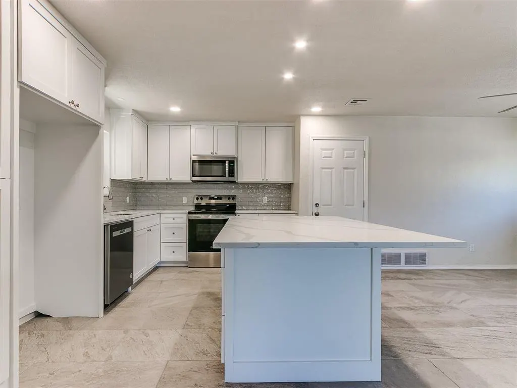 Photo 12 — 4329 NW 44th Street, Oklahoma City, OK 73112