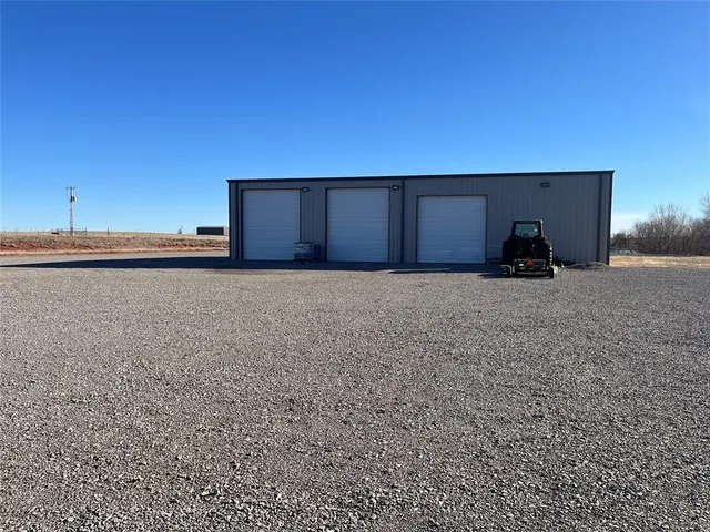 Photo 3 — 19887 E 1070 Road, Elk City, OK 73644