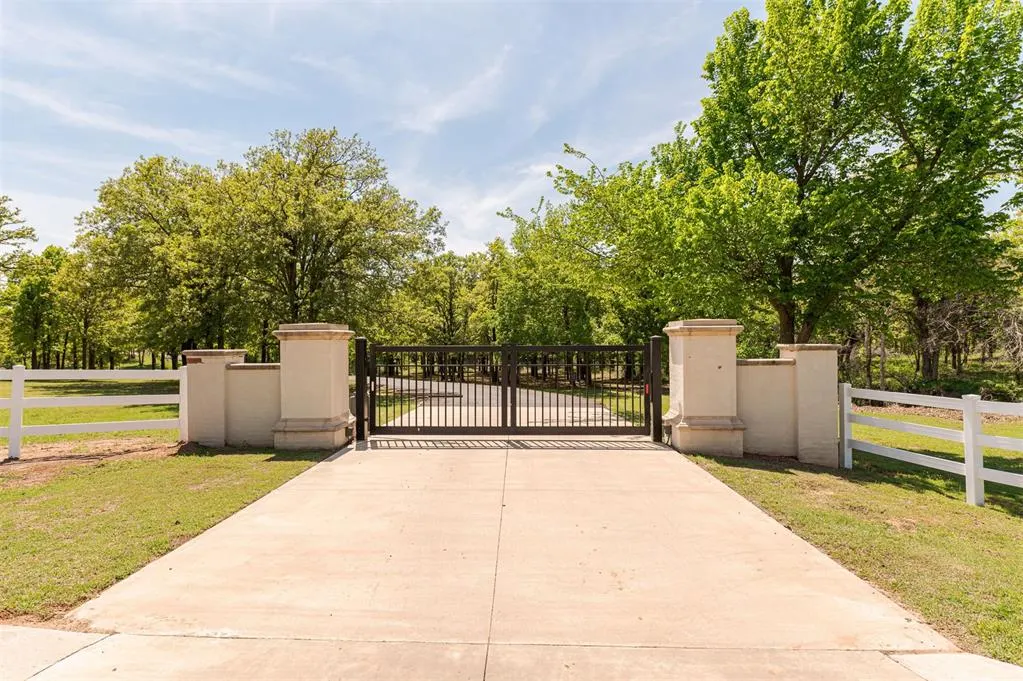 Photo 3 — 9532 Creek View Road, Guthrie, OK 73044
