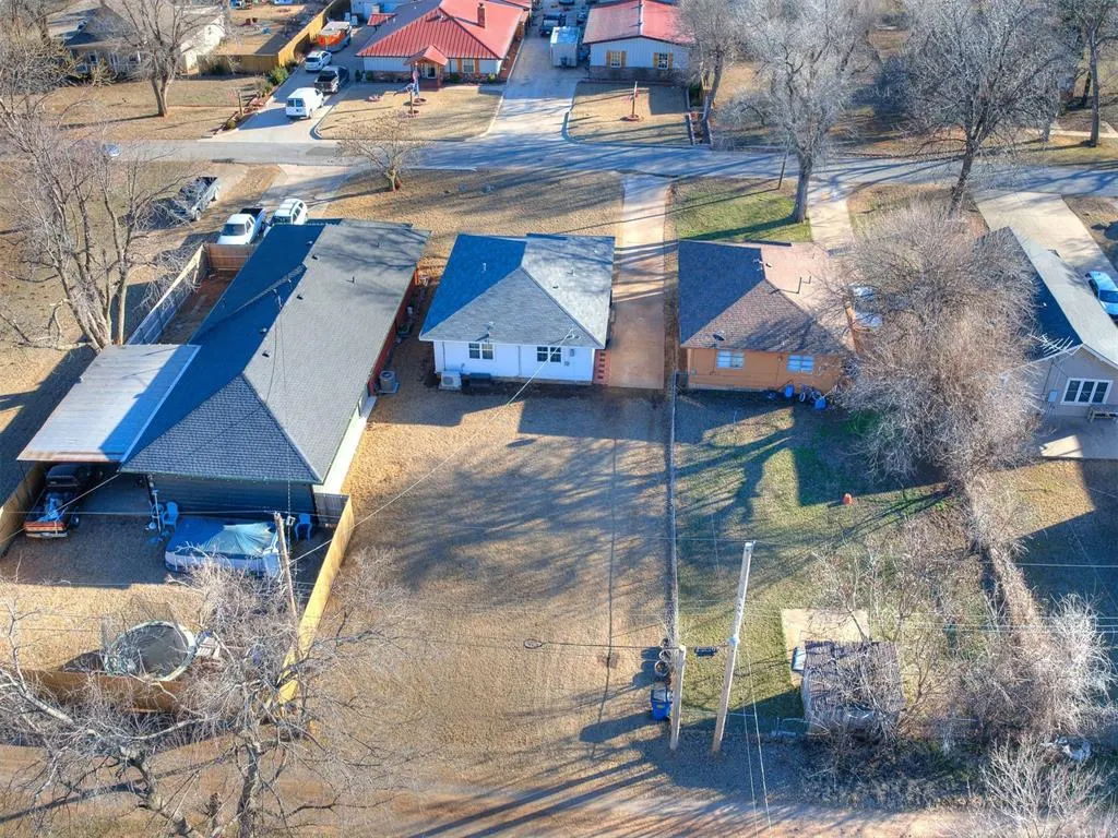 Photo 9 — 212 E Oklahoma Avenue, Kingfisher, OK 73750