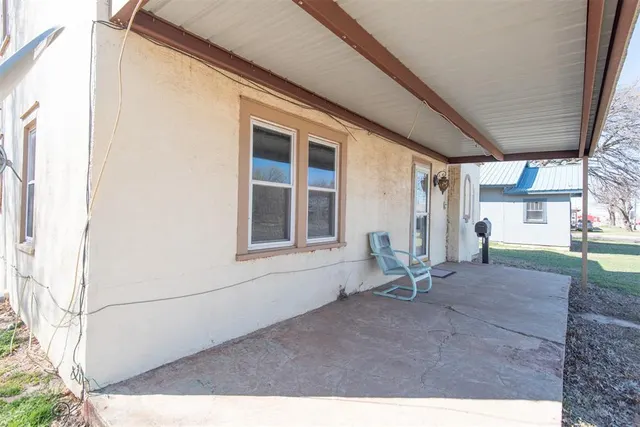Photo 4 — 709 S Broadway, Geary, OK 73040