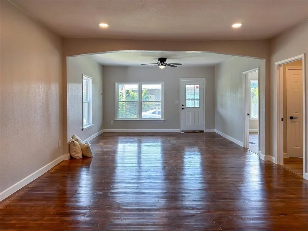 Photo 3 — 1122 W Locust Street, Shawnee, OK 74801