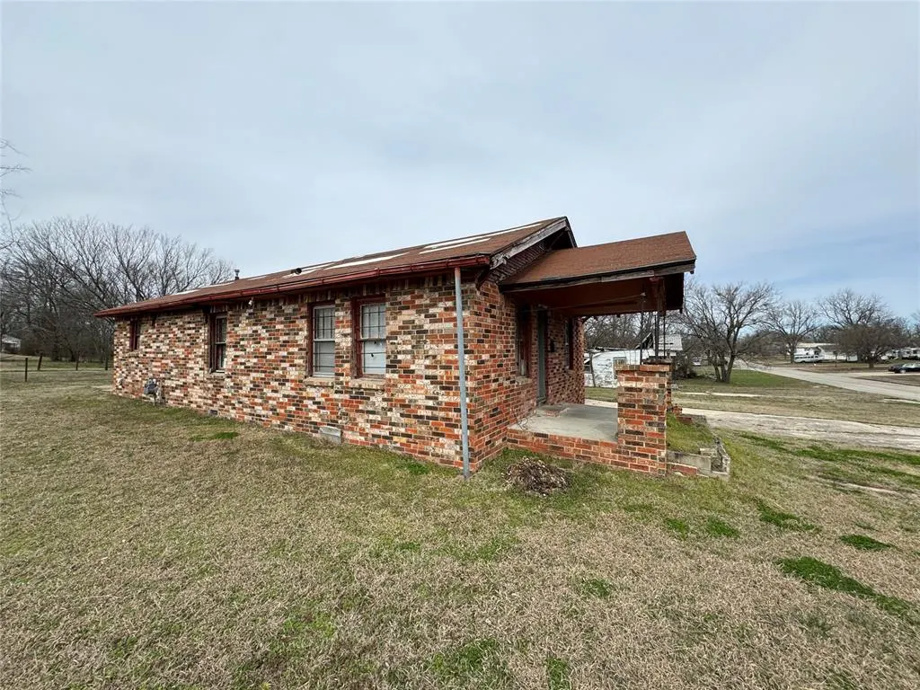 Photo 5 — 321 S Ocheese Avenue, Wewoka, OK 74884