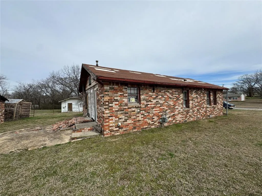 Photo 9 — 321 S Ocheese Avenue, Wewoka, OK 74884