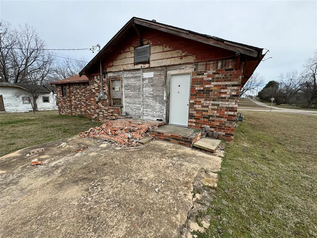 Photo 10 — 321 S Ocheese Avenue, Wewoka, OK 74884
