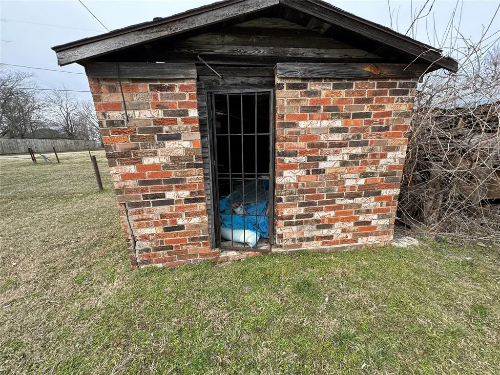 Photo 12 — 321 S Ocheese Avenue, Wewoka, OK 74884