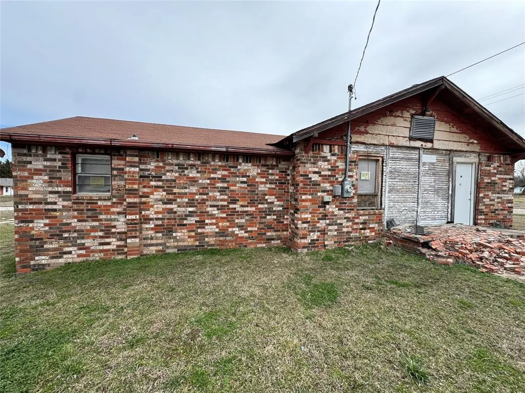 Photo 13 — 321 S Ocheese Avenue, Wewoka, OK 74884