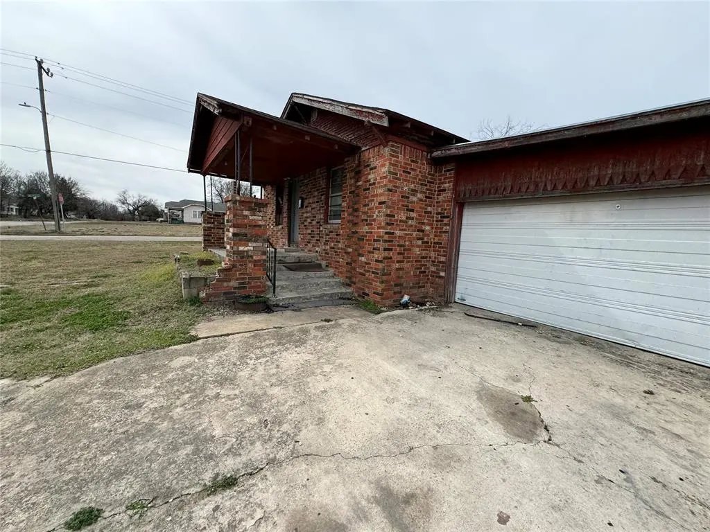 Photo 18 — 321 S Ocheese Avenue, Wewoka, OK 74884