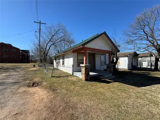 Sold home at 809 N Highland Street
