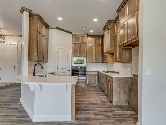 Photo 6 — 10124 Gentry Crossing, Oklahoma City, OK 73169