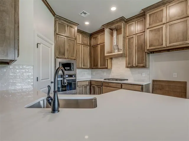 Photo 7 — 10124 Gentry Crossing, Oklahoma City, OK 73169
