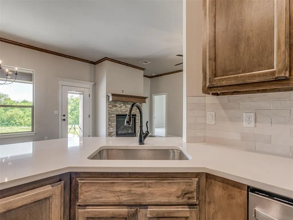 Photo 9 — 10124 Gentry Crossing, Oklahoma City, OK 73169