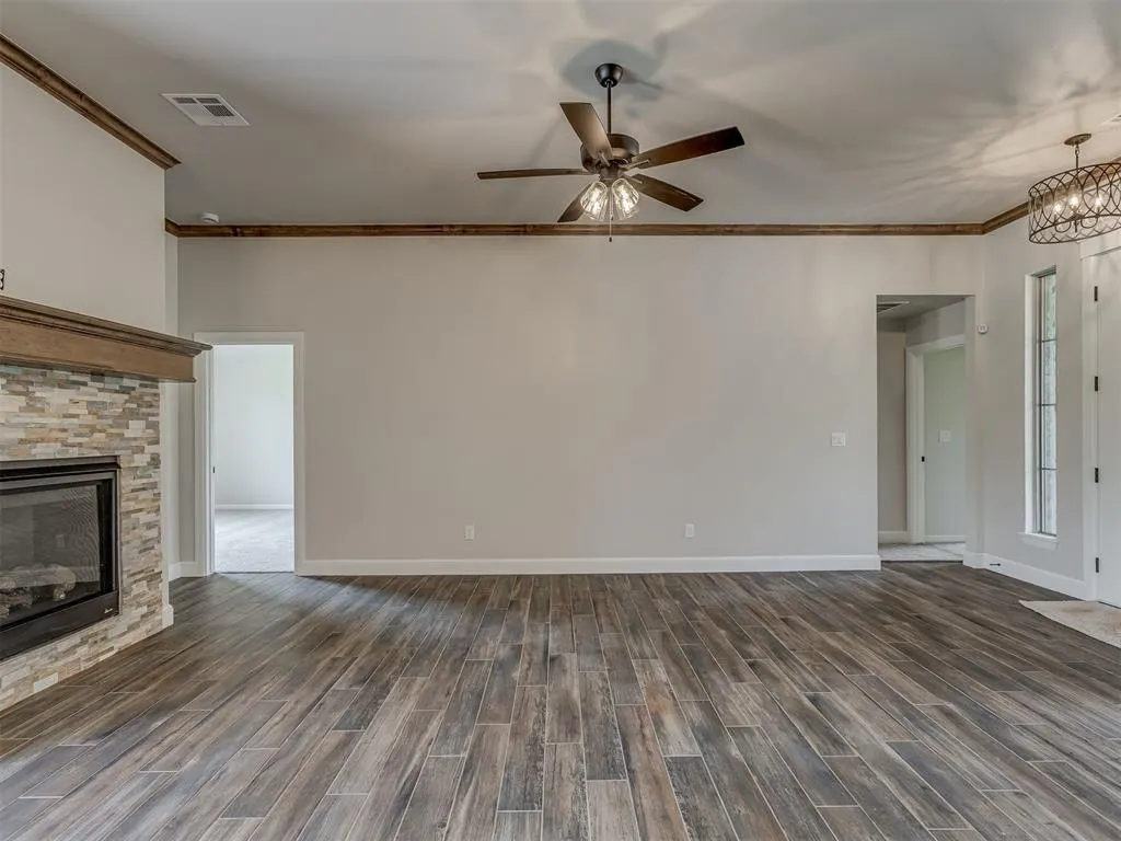 Photo 12 — 10124 Gentry Crossing, Oklahoma City, OK 73169