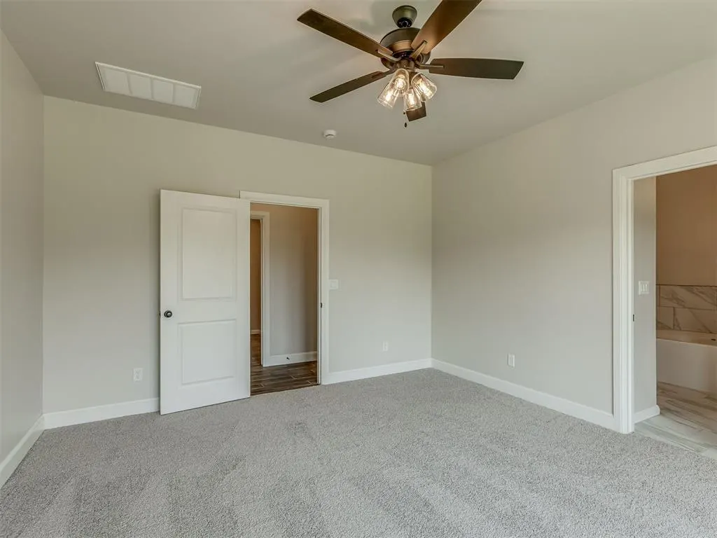 Photo 14 — 10124 Gentry Crossing, Oklahoma City, OK 73169