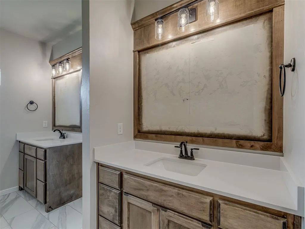 Photo 17 — 10124 Gentry Crossing, Oklahoma City, OK 73169