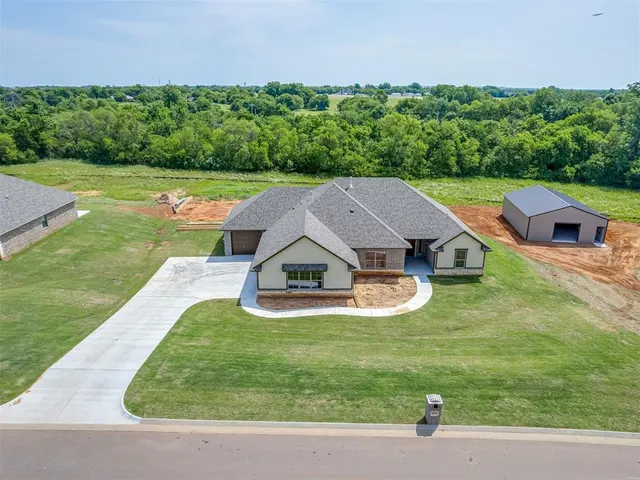 Front exterior — 10124 Gentry Crossing, Oklahoma City, OK 73169