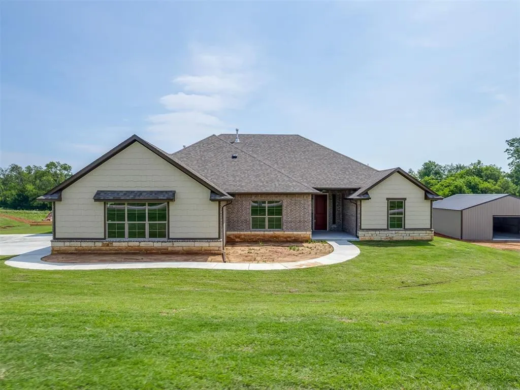 Photo 2 — 10124 Gentry Crossing, Oklahoma City, OK 73169