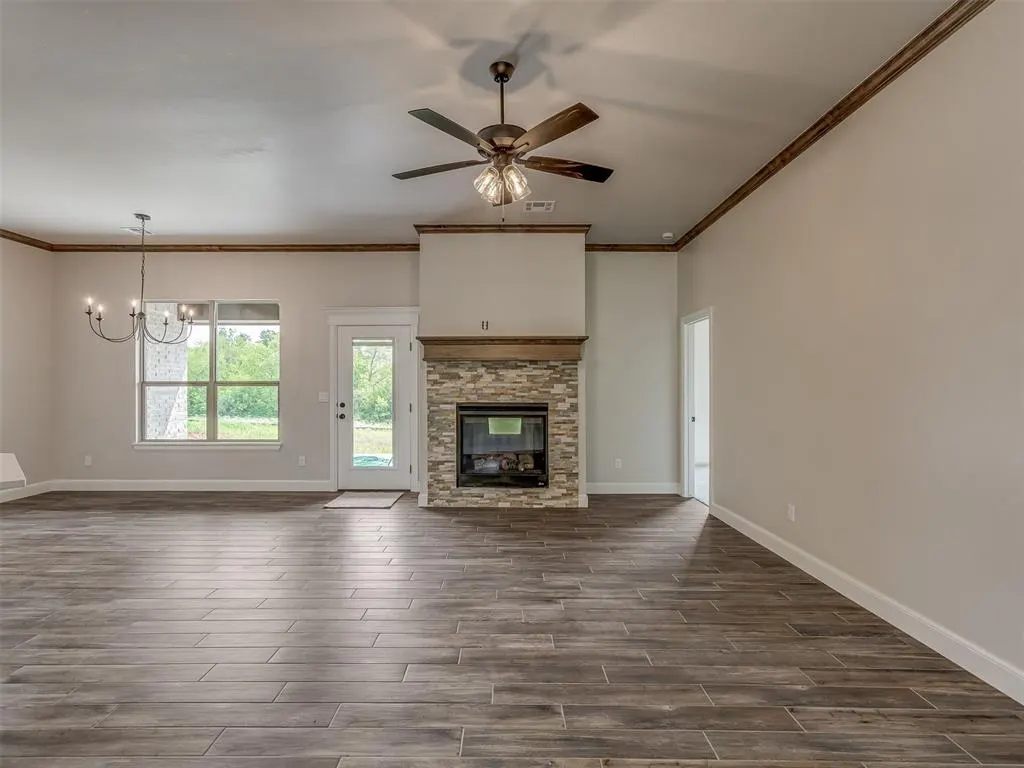 Photo 4 — 10124 Gentry Crossing, Oklahoma City, OK 73169