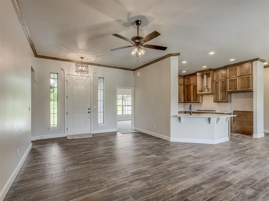 Photo 5 — 10124 Gentry Crossing, Oklahoma City, OK 73169