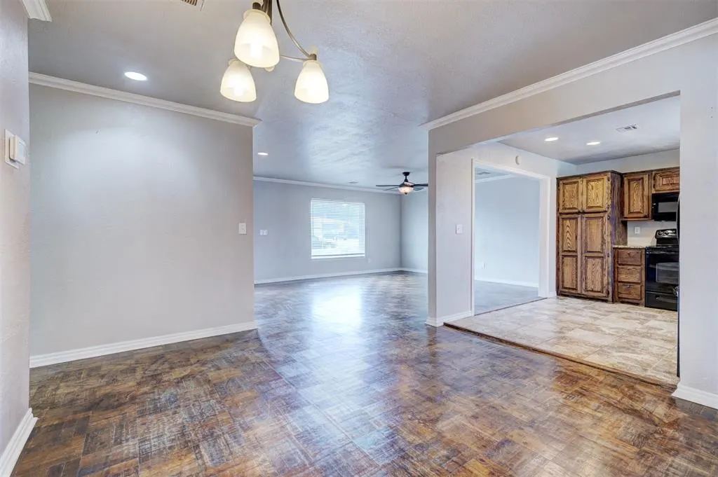 Photo 11 — 3301 NW 60th Street, Oklahoma City, OK 73112