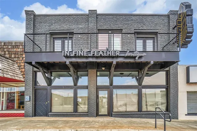 Front exterior — 115 E Main Street, Weatherford, OK 73096