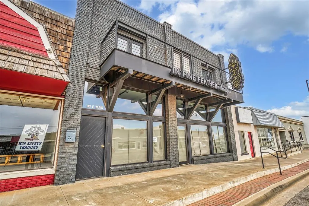 Photo 2 — 115 E Main Street, Weatherford, OK 73096