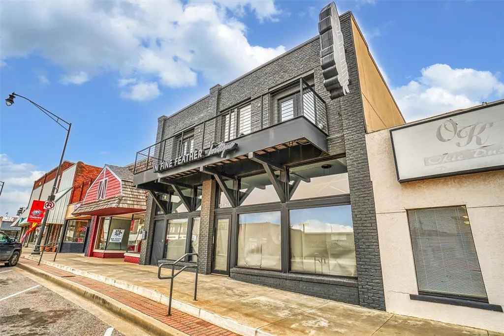 Photo 3 — 115 E Main Street, Weatherford, OK 73096
