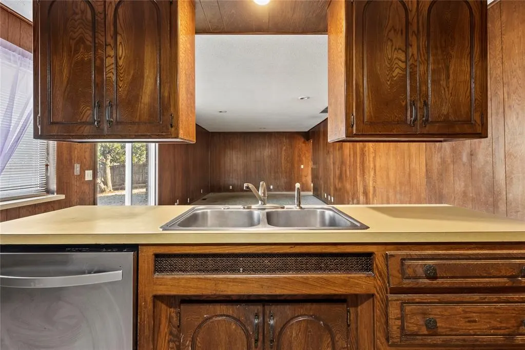 Photo 8 — 1230 N Indiana Street, Weatherford, OK 73096