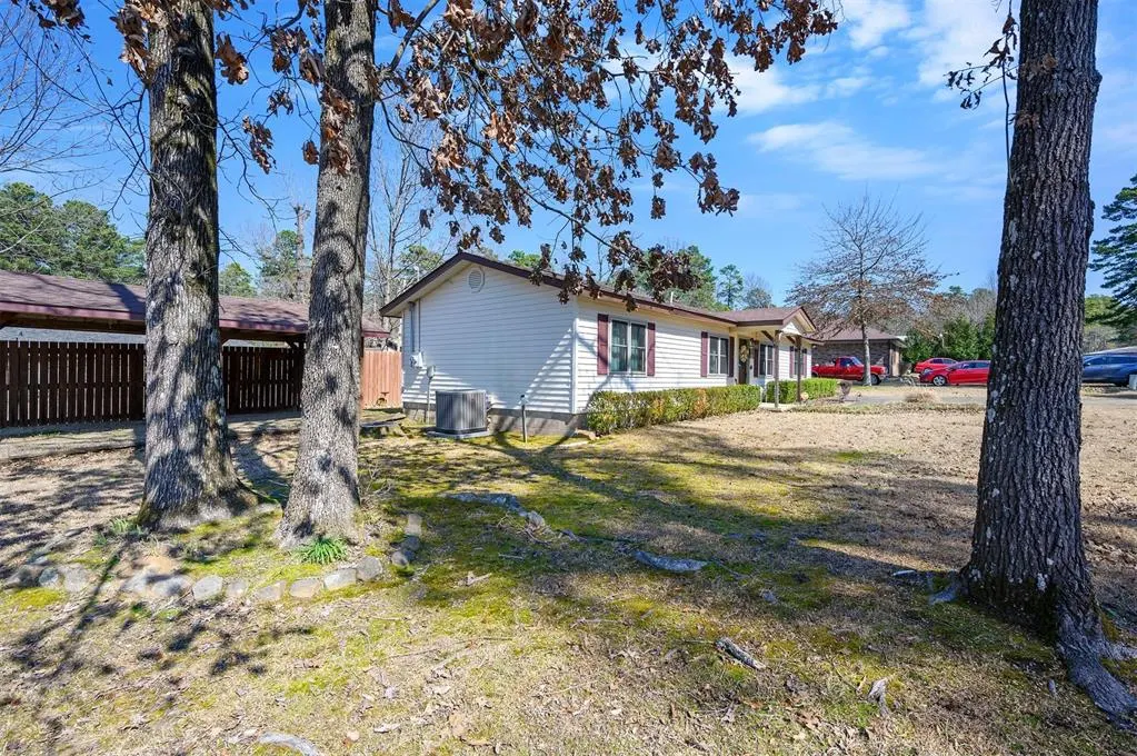 Photo 6 — 908 Circle Drive, Broken Bow, OK 74728