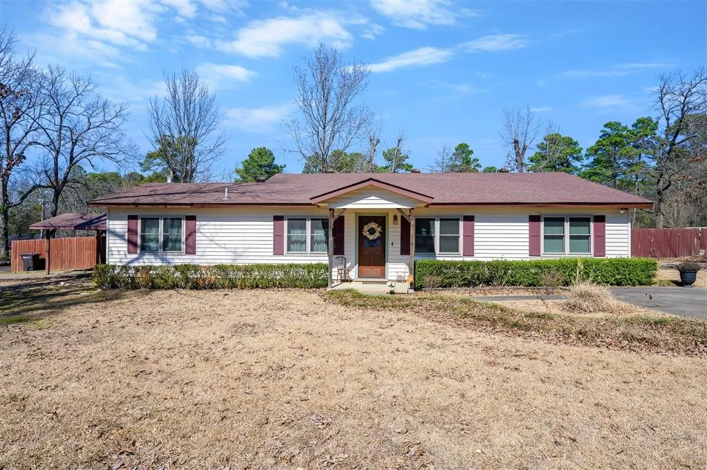 Photo 5 — 908 Circle Drive, Broken Bow, OK 74728