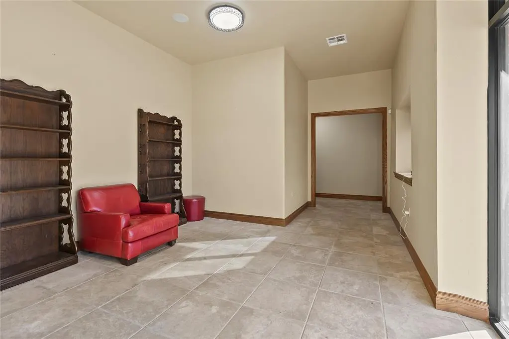 Photo 18 — 521 Frisco Avenue, Clinton, OK 73601