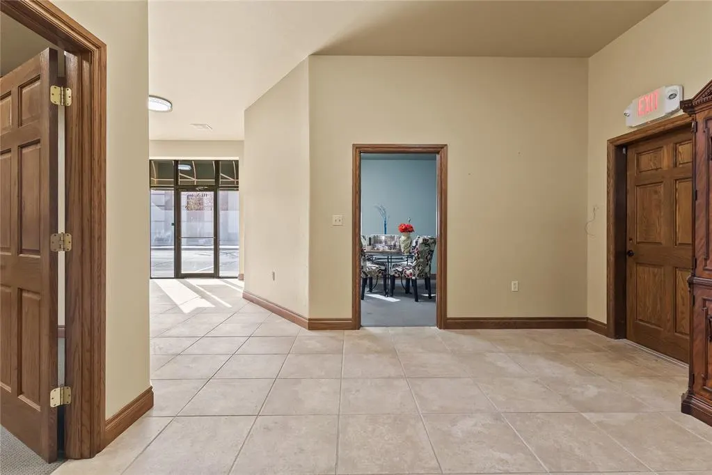Photo 21 — 521 Frisco Avenue, Clinton, OK 73601