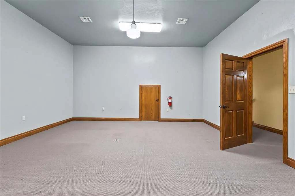 Photo 33 — 521 Frisco Avenue, Clinton, OK 73601