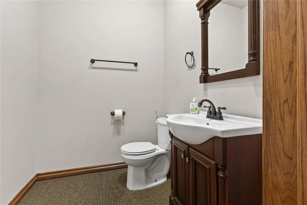 Photo 34 — 521 Frisco Avenue, Clinton, OK 73601