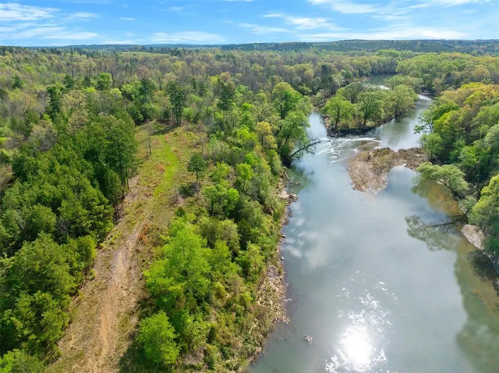 Photo 4 — 387 N Riverbend Road, Smithville, OK 74957