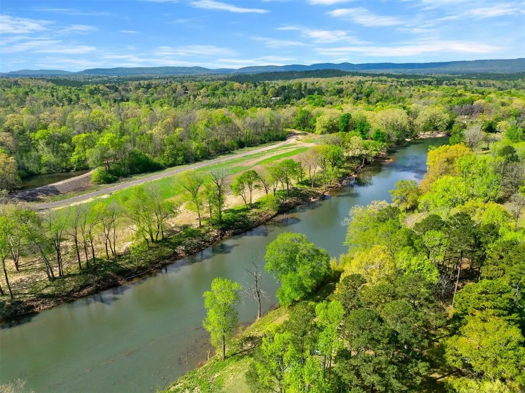 Photo 2 — 387 N Riverbend Road, Smithville, OK 74957