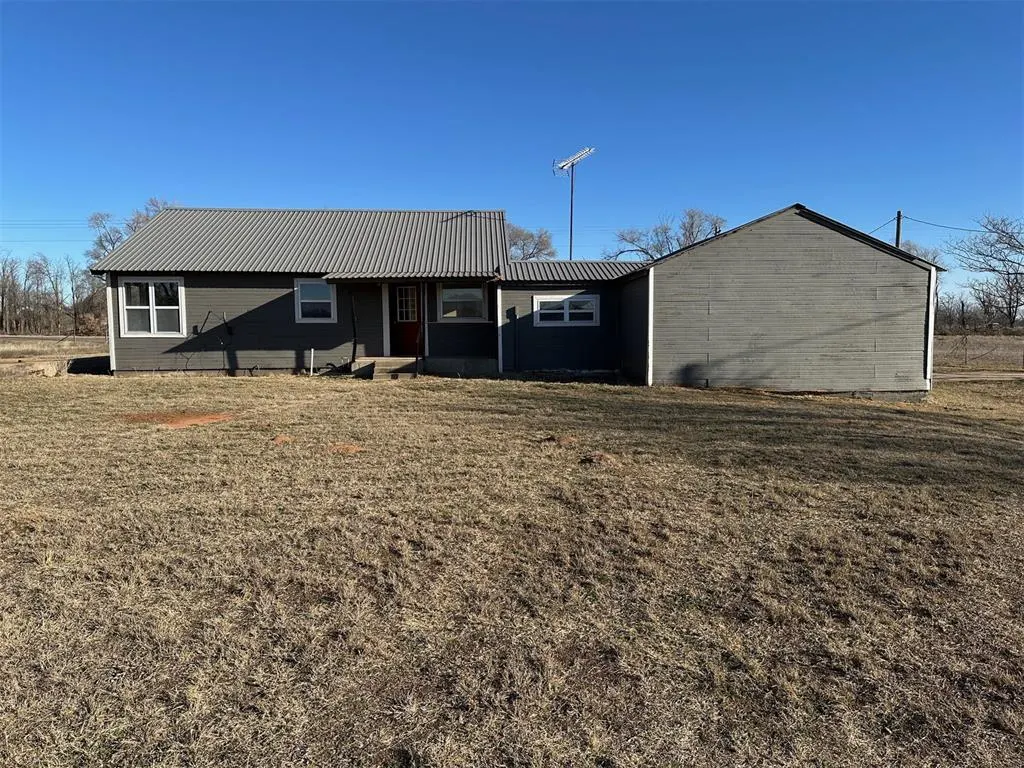 Photo 2 — 17262 E 1150 Road, Sweetwater, OK 73666
