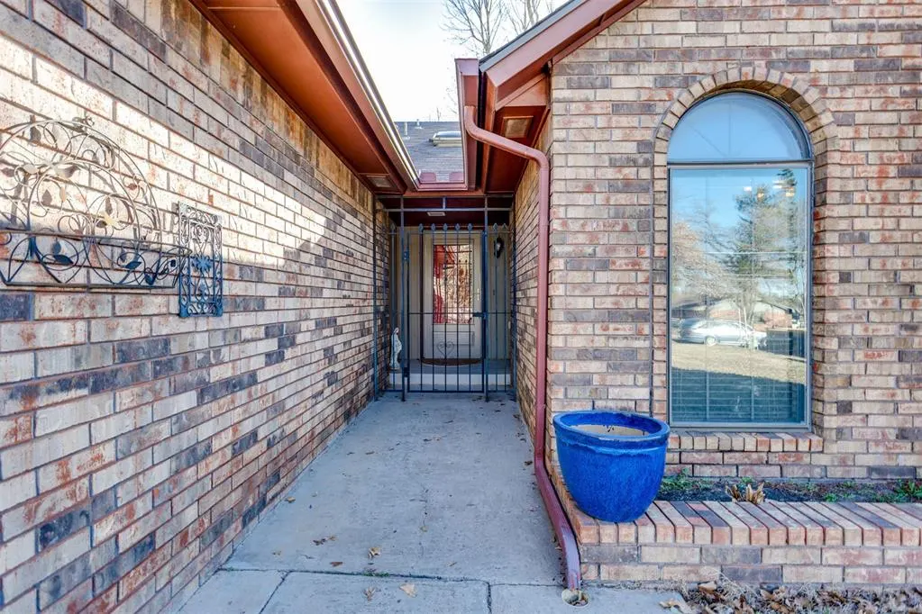 Photo 4 — 3308 N Glade Avenue, Bethany, OK 73008
