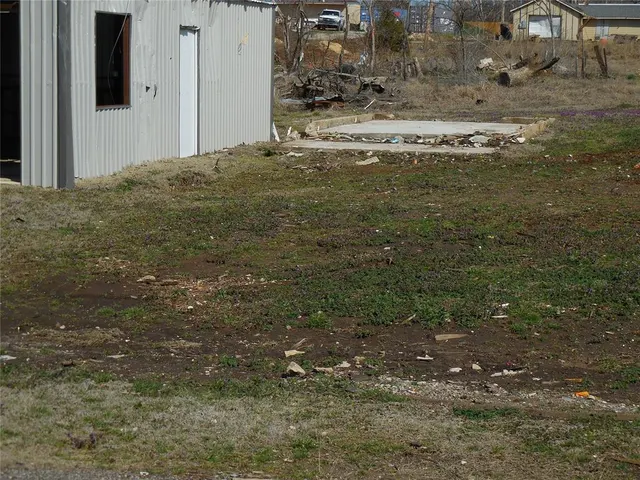 Photo 4 — 4 E Tahlequah Avenue, Sulphur, OK 73086