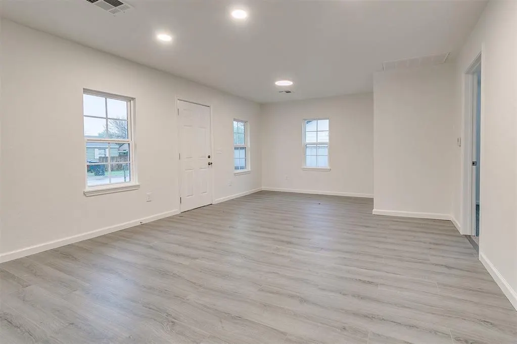 Photo 7 — 3232 SW 46th Street, Oklahoma City, OK 73119