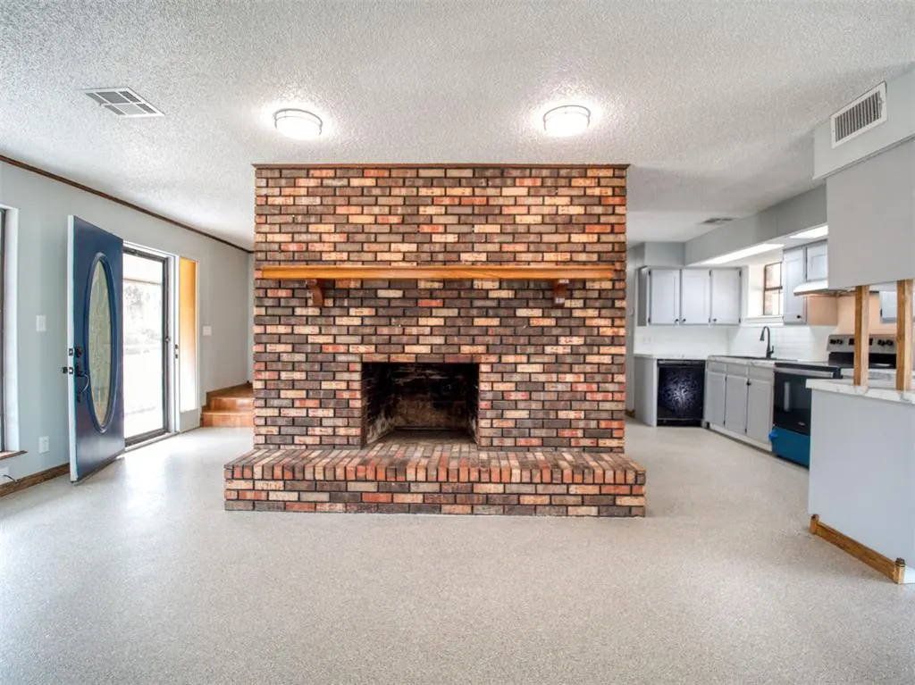 Photo 9 — 1600 S Indian Road, Wewoka, OK 74884