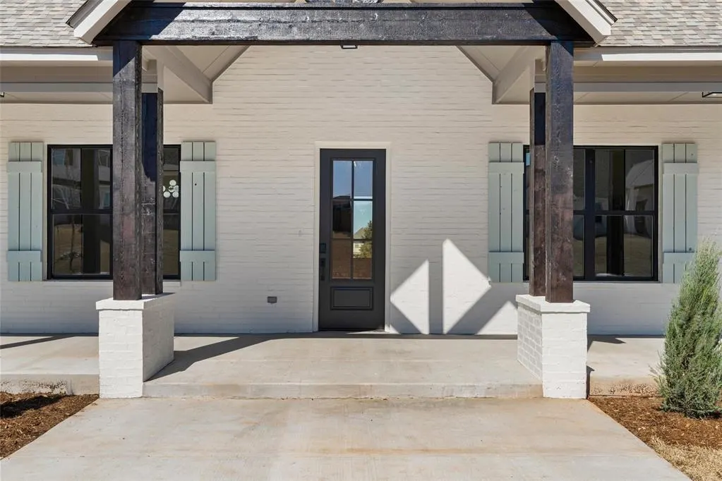 Photo 4 — 9980 Oakwood Drive, Edmond, OK 73025