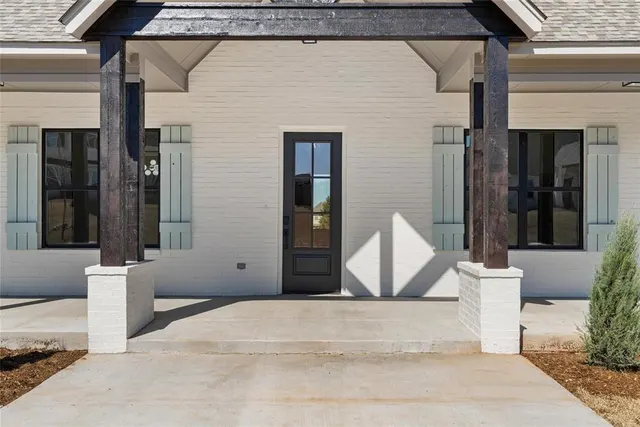 Photo 4 — 9980 Oakwood Drive, Edmond, OK 73025