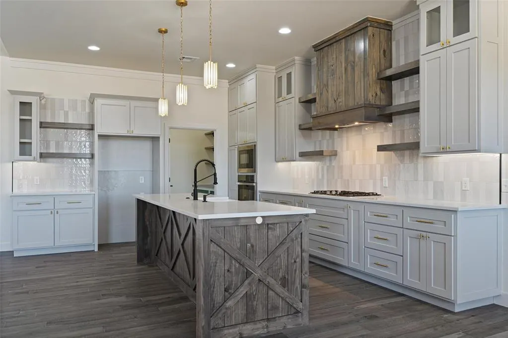 Photo 11 — 9980 Oakwood Drive, Edmond, OK 73025