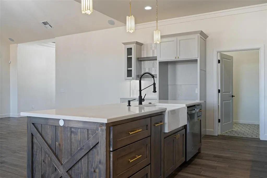 Photo 12 — 9980 Oakwood Drive, Edmond, OK 73025