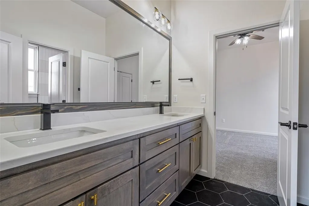 Photo 23 — 9980 Oakwood Drive, Edmond, OK 73025