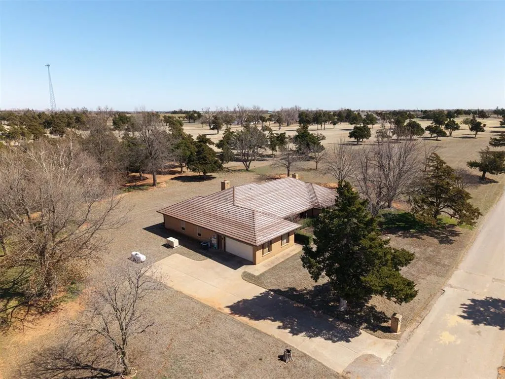 Front exterior — 1120 Par Avenue, Guthrie, OK 73044