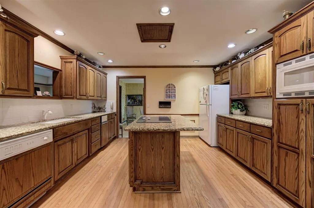 Photo 5 — 1120 Par Avenue, Guthrie, OK 73044