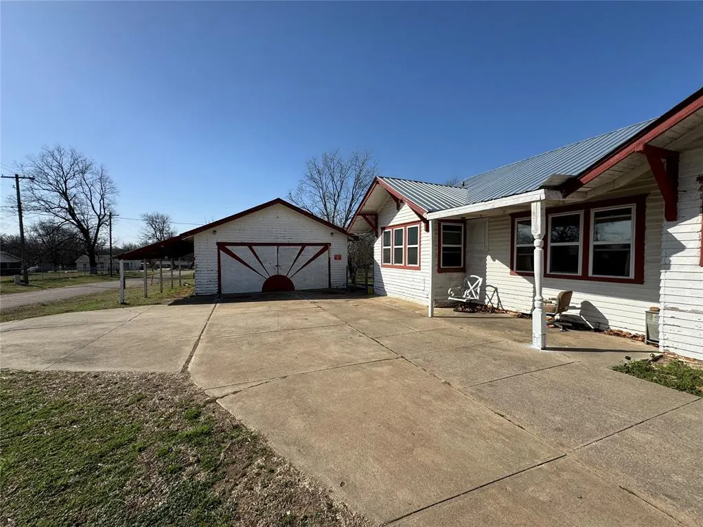 Photo 25 — 220 W 3rd Street, Konawa, OK 74849